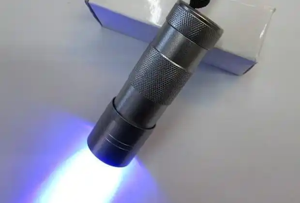 12led紫光手电筒 uv紫外线小手电 验钞灯 荧光剂检测灯