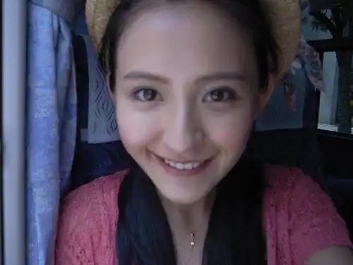 来看看年轻时候的热依扎原来颜值这么高