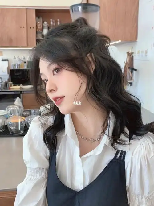 卷发半高马尾真的好绝高颅顶拿捏