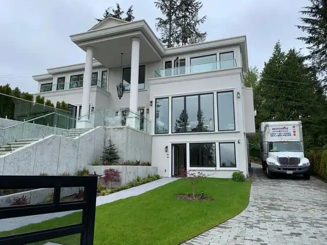 最近的豪宅搬运