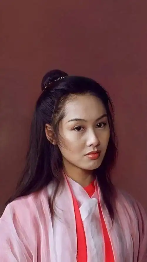 朱茵壁纸朱茵饰演的紫霞仙子是最经典的角色