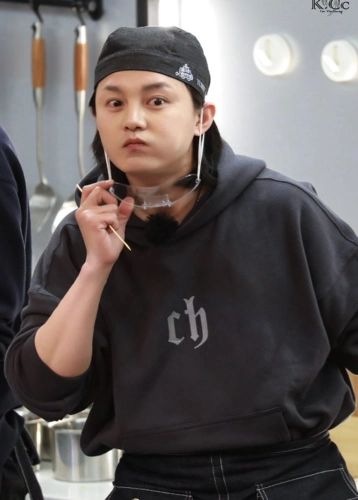 尹正因"无效减肥"上热搜,面容沧桑发际线后移严重,像老了十岁|尹正