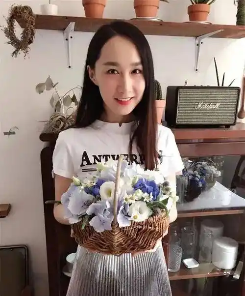 雷佳音妻子被扒,看完照片后,网友:竟是我们的童年女神_翟煦_感情_老婆