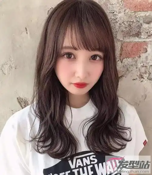 2021微卷中长发推荐 最百搭发型让你又美又撩人_发型站_最新流行发型
