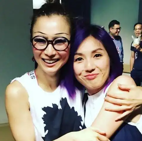 郑秀文杨千嬅合影 不少网友表示至今她俩都分不清楚