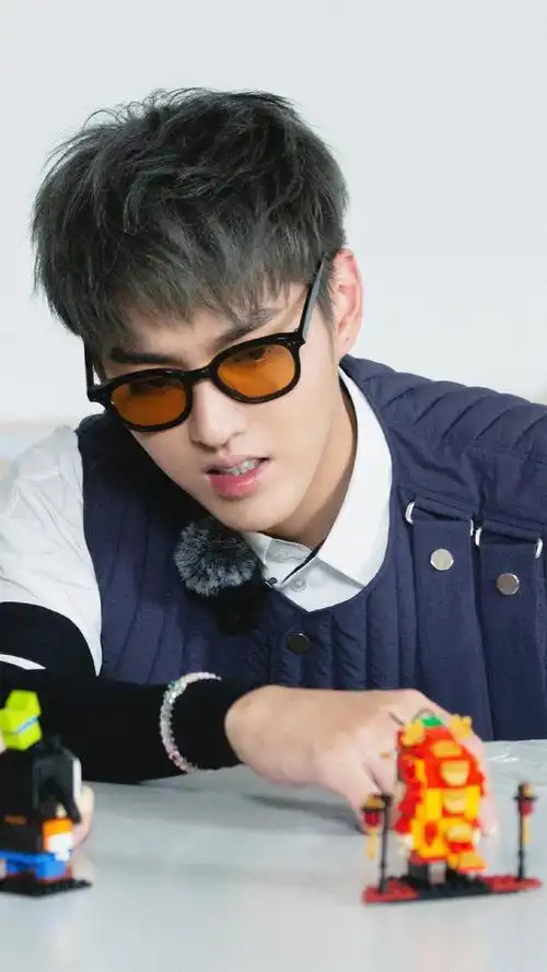 歌手吴亦凡,《中国新说唱》中重情重义,来看他的帅照