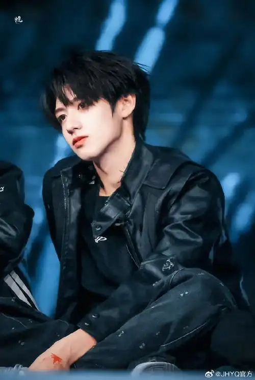 tf家族-朱志鑫##朱志鑫[超话]##jhyq##天猫宝藏新品牌##朱志鑫荷