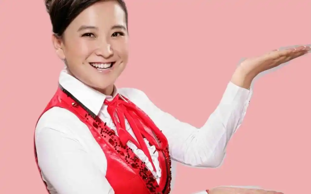 80亿票房被央视提名,贾玲能走到今天,逆袭背后,没有那么简单