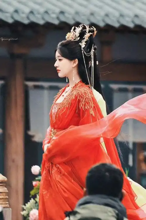 赵露思古装走路仪态