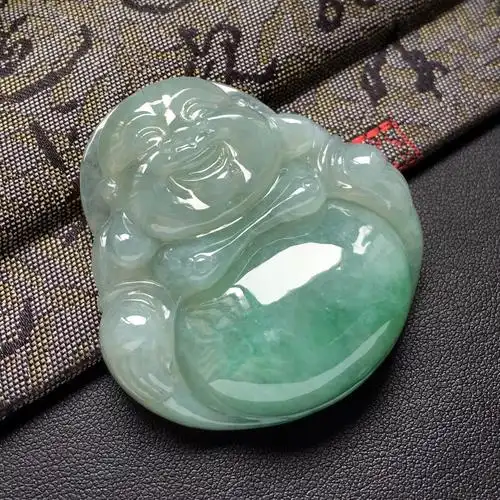 糯冰种晴水略飘翠玉佛挂件