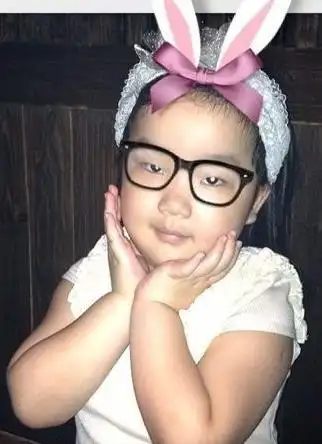 小青陈美琪可爱女儿私房照曝光图