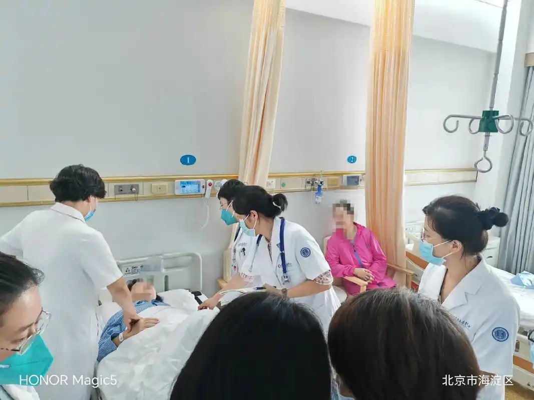 周二主任查房#医务人员的日常 #进修学习 #空军总医院内分泌 - 抖音