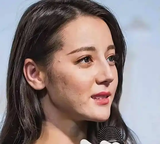 精修是女神,生图却令人尴尬,5位女星的未修生图成