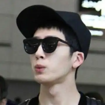 帅气阳光的井柏然,男生头像图片-回车桌面