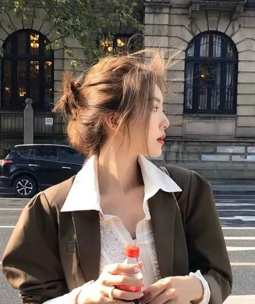 2020秋冬流行的发色,不仅白皮女孩染好看,黄黑皮染也超显白