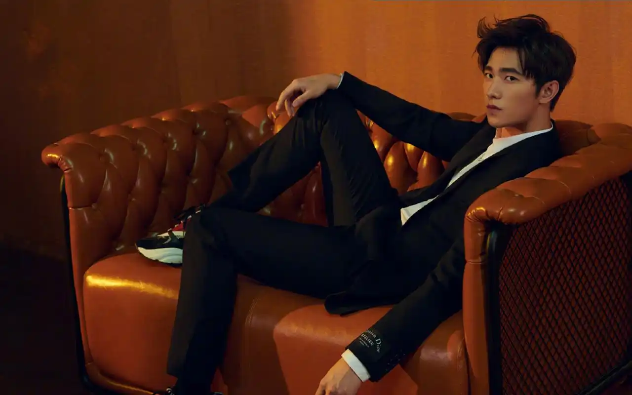 杨洋酷帅有型写真图片桌面壁纸