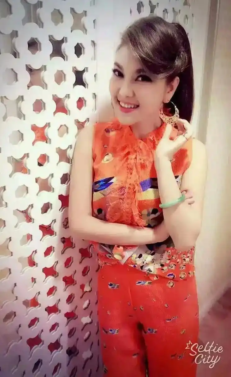 乌兰图雅 一些美照90#相册 - 抖音