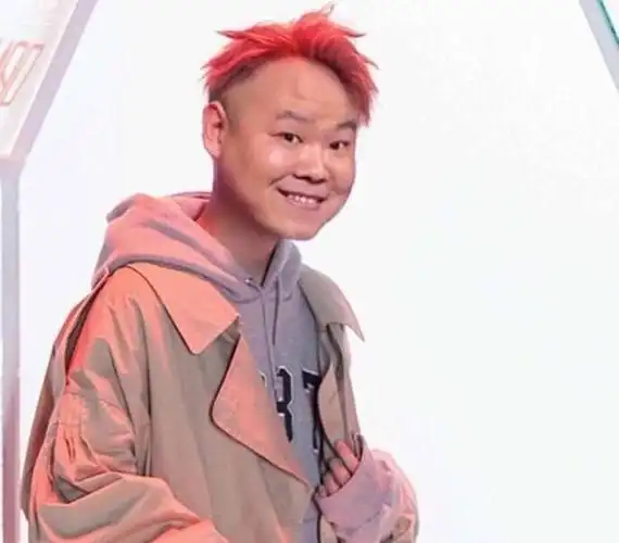 岳云鹏绝对是来搞笑的,可爱极了.