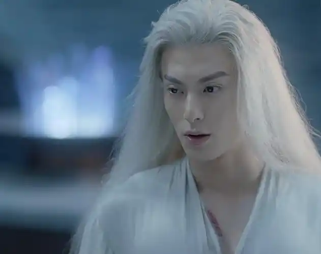 《遇龙》王鹤棣版龙王变猴王?颜值被男二碾压!面瘫式演技太辣眼