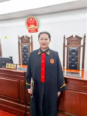 法官我想抱抱你