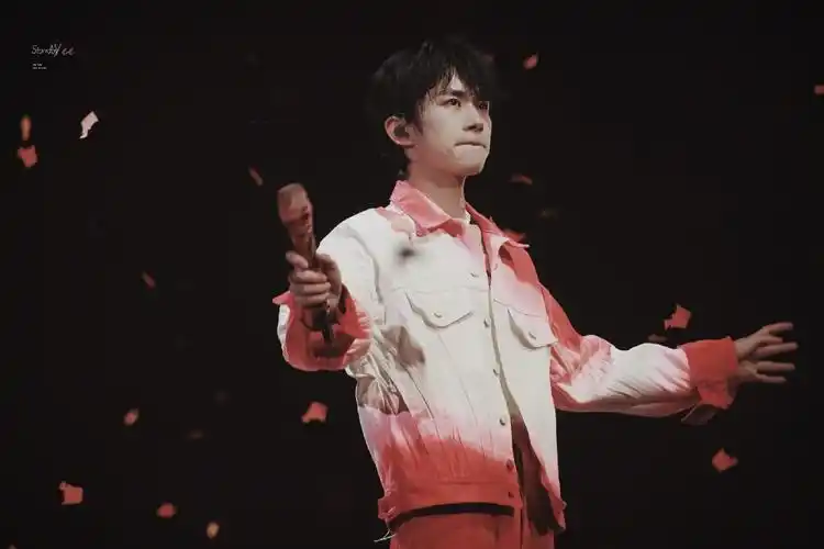 易烊千玺 2019玊尔演唱会