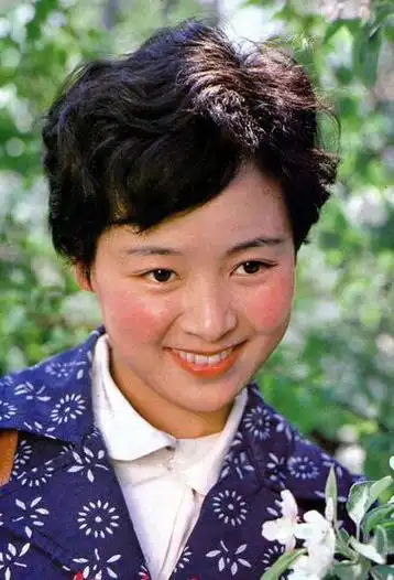 一代影后张瑜曾有过一段不成功的婚姻至今一直单身