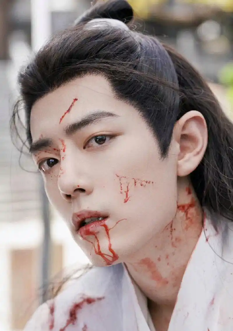 肖战玉骨遥战损妆看着叫人心疼.