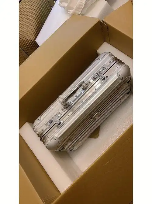 全球限量911个的保时捷xrimowa手提箱