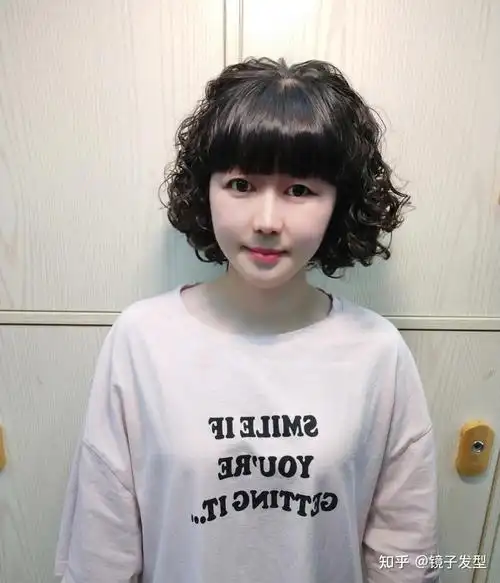 中老年女性发型怎么剪?不妨先看看这10几款,蓬松时尚显气质 - 知乎