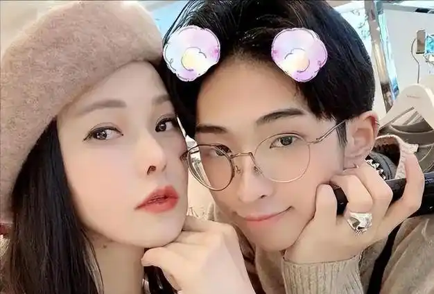 伊能静儿子官宣出柜与外国男友亲密照曝光穿女装亲洋嘴