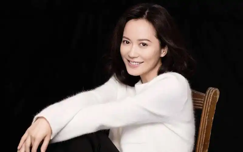 俞飞鸿再澄清非不婚主义,通透言论被奉为人生导师_哔哩哔哩 (゜-゜)つ