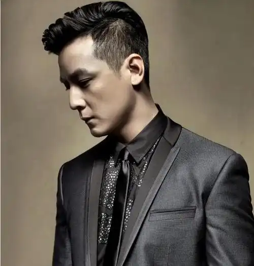 贾玲和吴彦祖一张合影,炸出了多少"破防怪"?这次她又赌对了!|男神_网