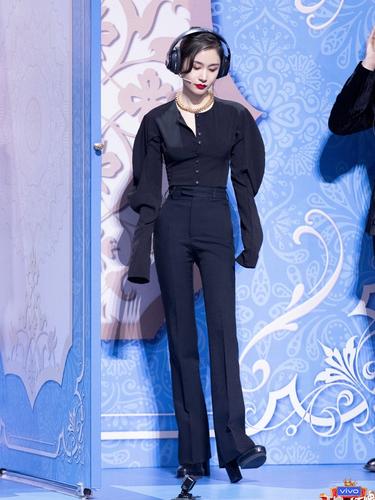 王子文同款穿搭黑色垂感高腰微喇叭裤子修身休闲西裤女小个子春夏