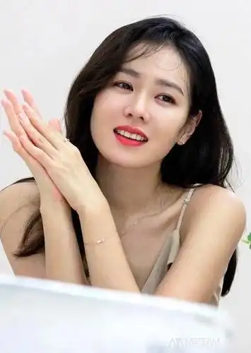 2020全球最美女星票选,孙艺珍打败lisa,刘亦菲才77名?