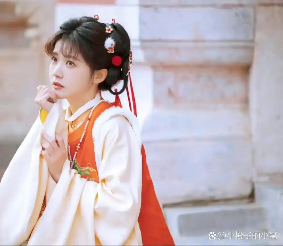 赖美云的这组照片好可爱啊.#俏皮可爱 #唯美古风 #回眸一笑 - 抖音