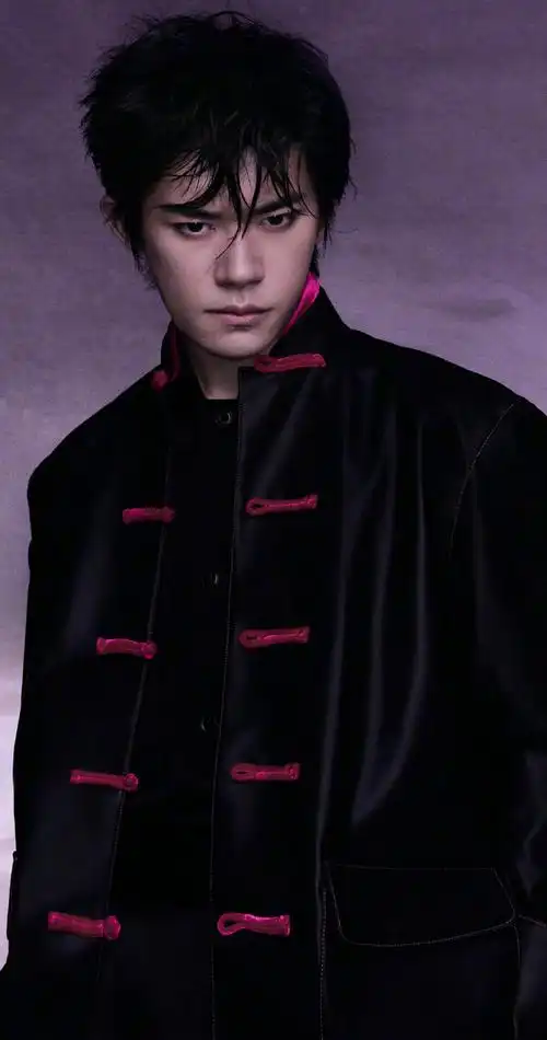 易烊千玺elle3月刊封面##易烊千玺elle世界尽头大片##易烊千玺晒图