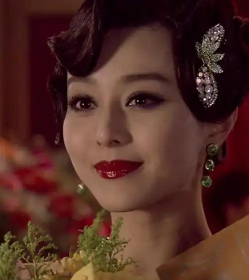 《胭脂雪》后,范冰冰再次兼任制片人与女主演,欲在《金大班》中演绎