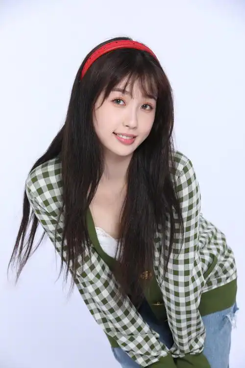 虞书欣虞美人穿搭更新……_高清图集_新浪网