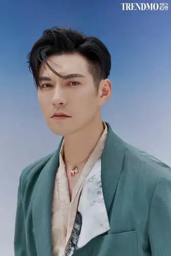 521心动狙击严屹宽登杂志封面演绎国风大片再现侧颜杀