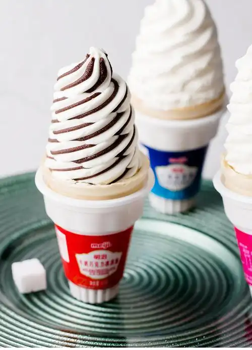 恬女神meiji牛奶巧克力雪糕冰淇淋草莓牛奶冰激凌魔术松脆筒牛奶