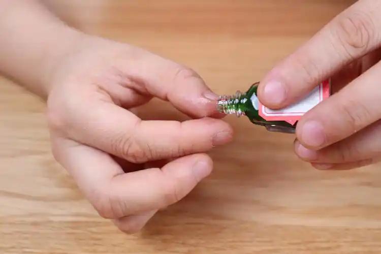 502胶水把手黏住了怎么办快速消除502胶水的小技巧