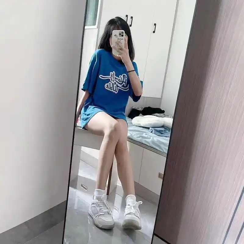 #大长腿# #对镜拍# #养眼美女#