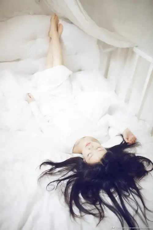 高阶姿势:躺出唯美