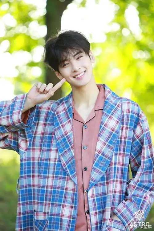 盘点韩国脸蛋天才车银优的那些治愈笑容.