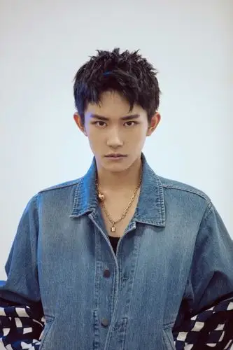 易烊千玺爱奇艺尖叫之夜 短发