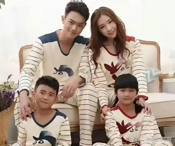 许凯一家四口,媳妇俏皮可爱,儿子像妈妈,女儿像爸爸,他们有一个共同点