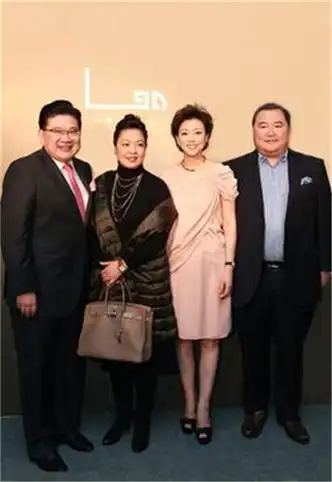 曹可凡老婆是谁 主持人曹可凡的家庭背景 曹可凡的老婆是谁 / 比乐族