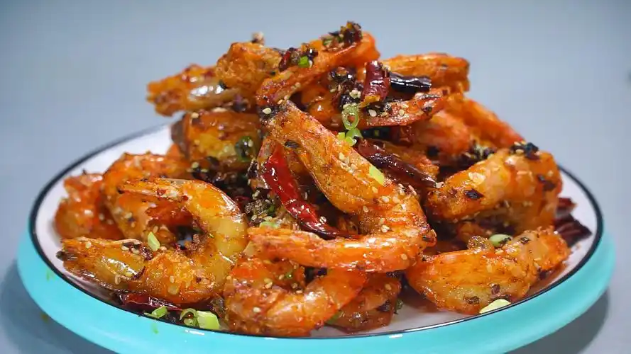 家庭版香辣虾最好吃的做法,学会这一招,香辣酥脆,年夜饭必备菜