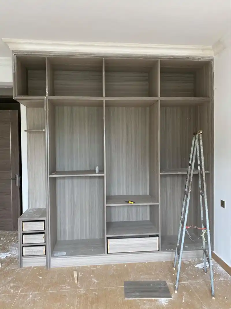 自己找木工打的柜子 自己找木工打的柜子,柜体用的橡杉木,几乎没有