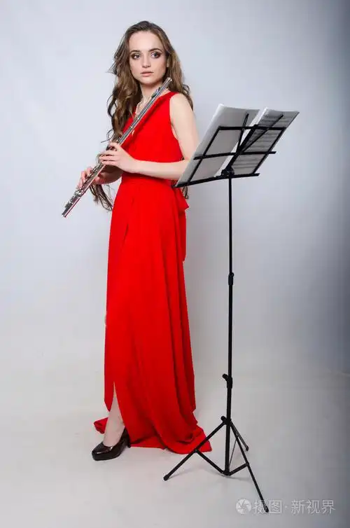 一支长笛的女孩